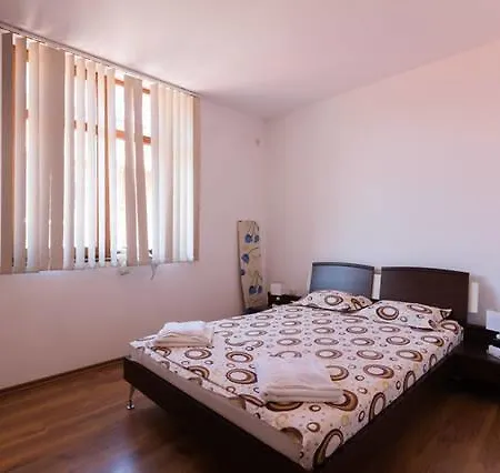 Apartment Lazur *
